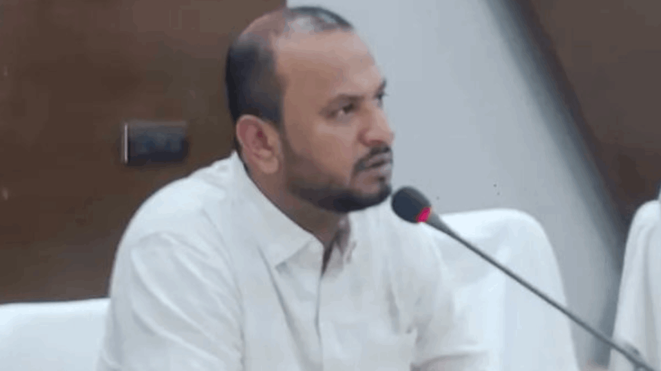 collector banished 16 habitual criminals from district In Jagdalpur