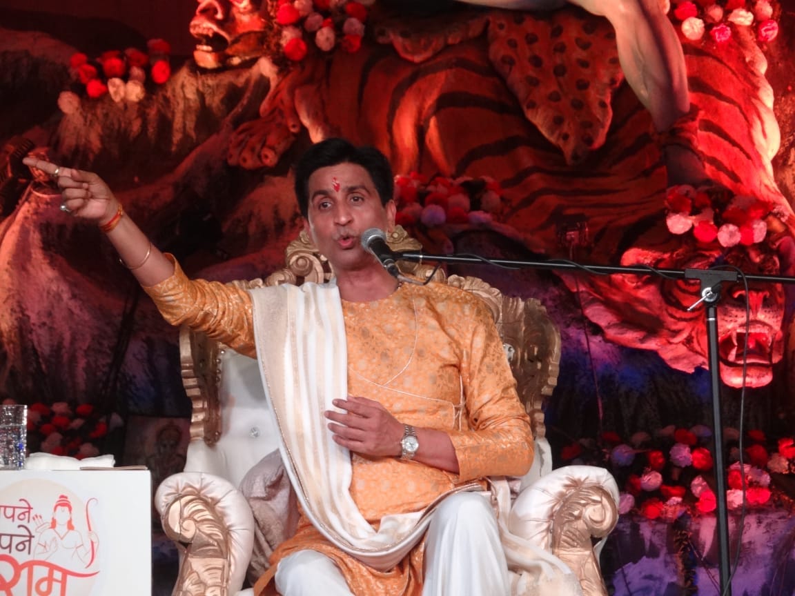 Rishikesh News Kumar Vishwas said Ramayana teaches us to face challenges rather than avoid them