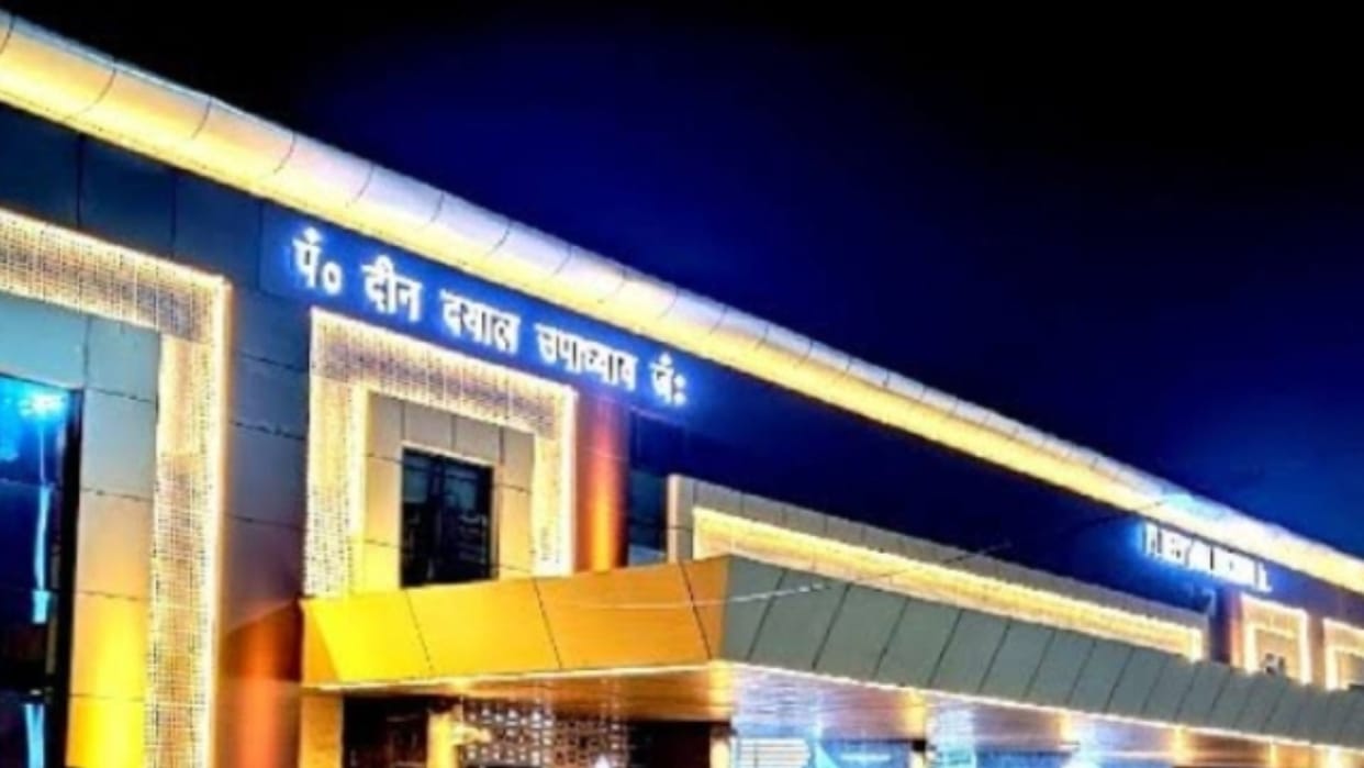 Action on negligence SDM took action against eight accountants negligence regarding online complaint