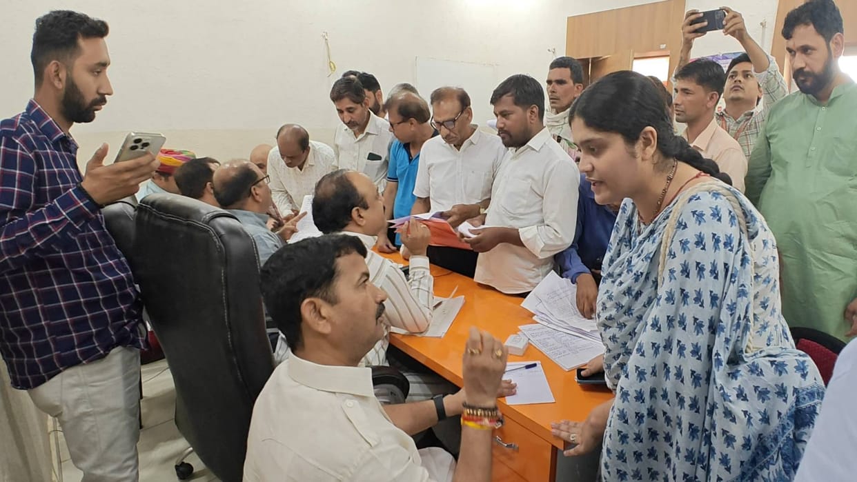 200 complainants reached public hearing on first day at Rajasthan BJP office