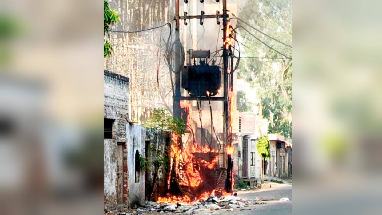 Power failure in scorching heat: twenty thousand people of 10 colonies troubled in Meerut