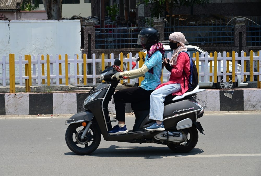 Uttarakhand Weather Update Dehradun Temperature crosses 43 degrees for third time in season , hot winds scorch