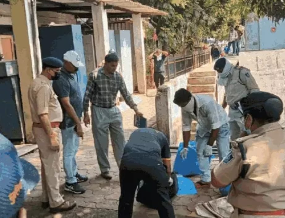 After killing a woman in Ujjain, her body was disposed of in two trains