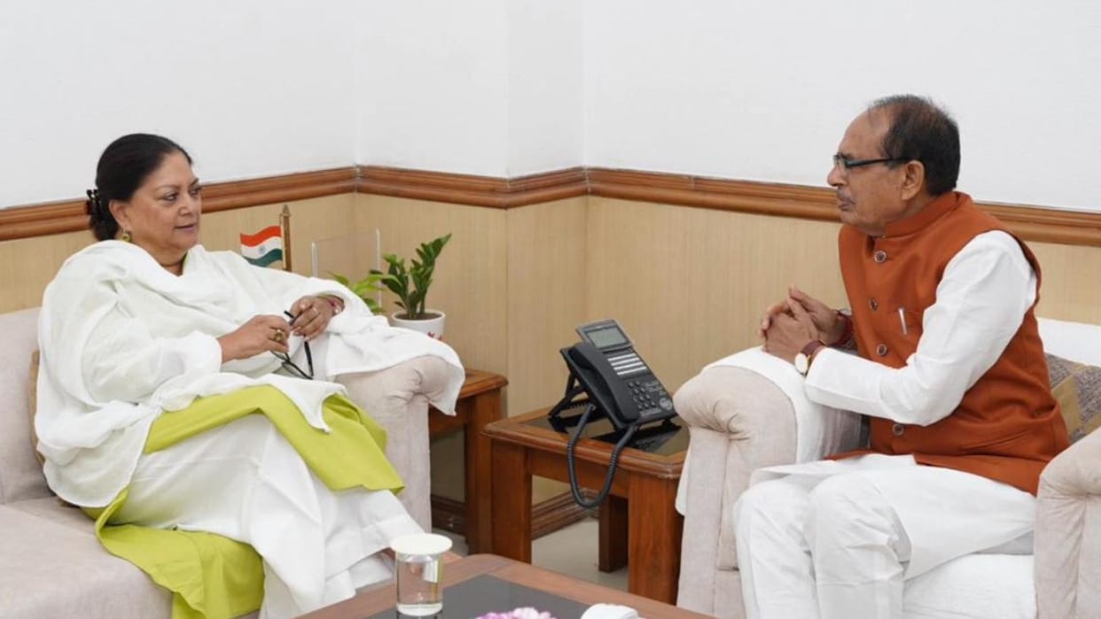 Rajasthan Politics News Vasundhara Raje Scindia Meet Shivraj Singh in Delhi News in Hindi