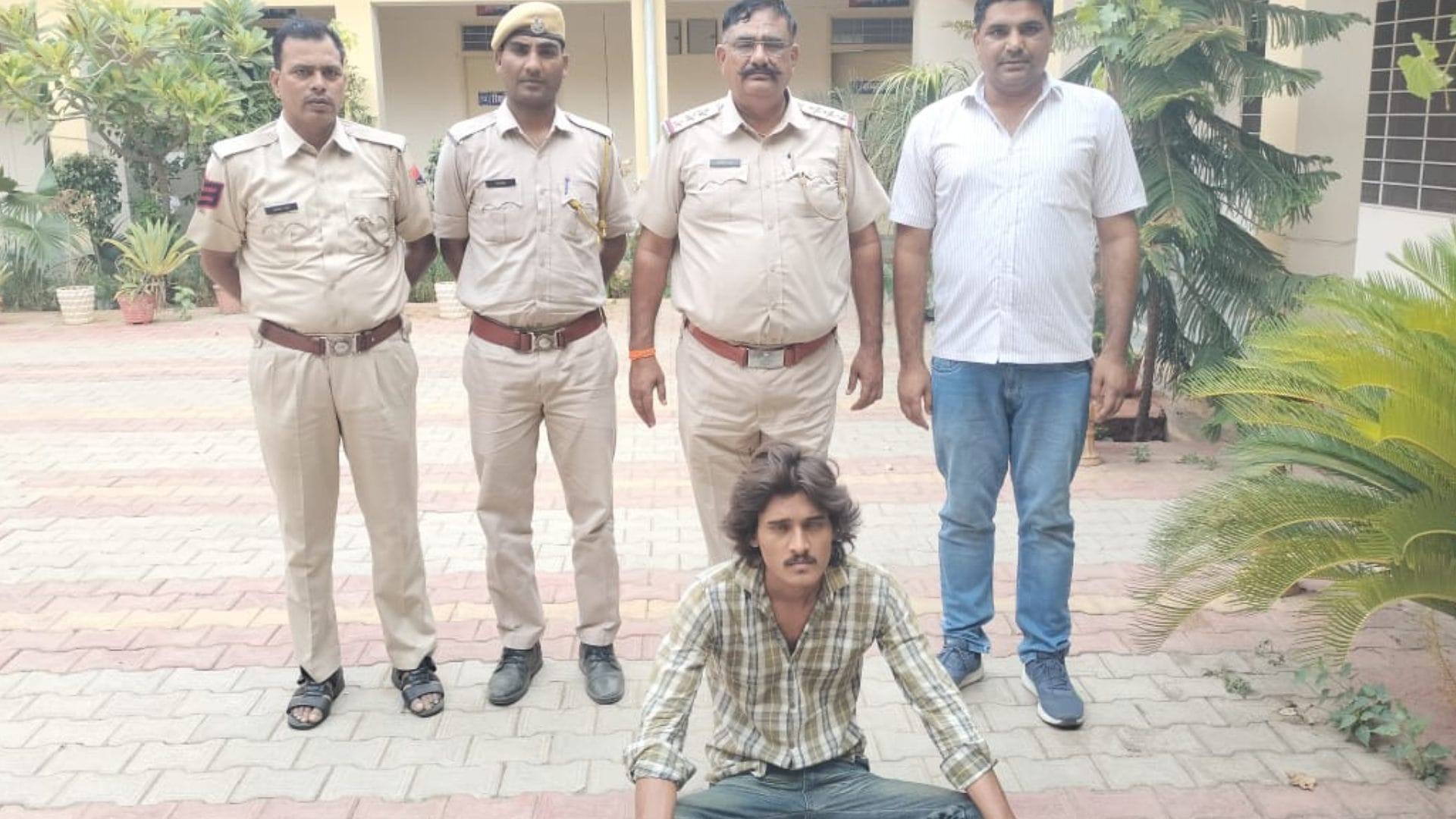 युवक ने मां को उतारा मौत के घाट