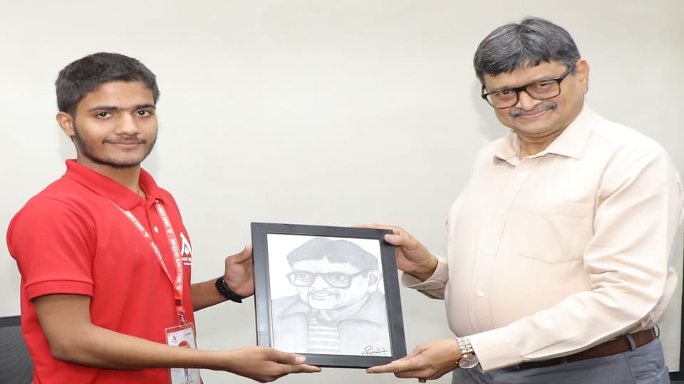 Atul Maheshwari Scholarship: Encouragement of promising students boosted with certificate and medal