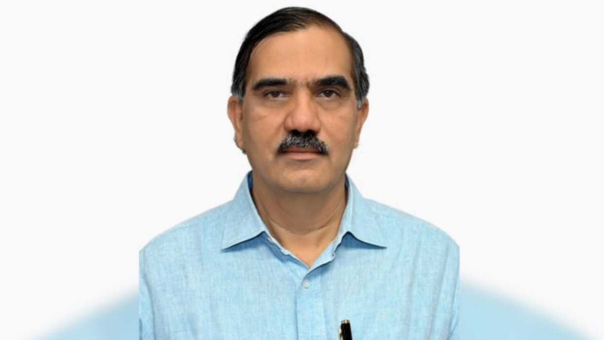 Abhay Bakre becomes General Manager of varanasi diesel locomotive works represented India in G20