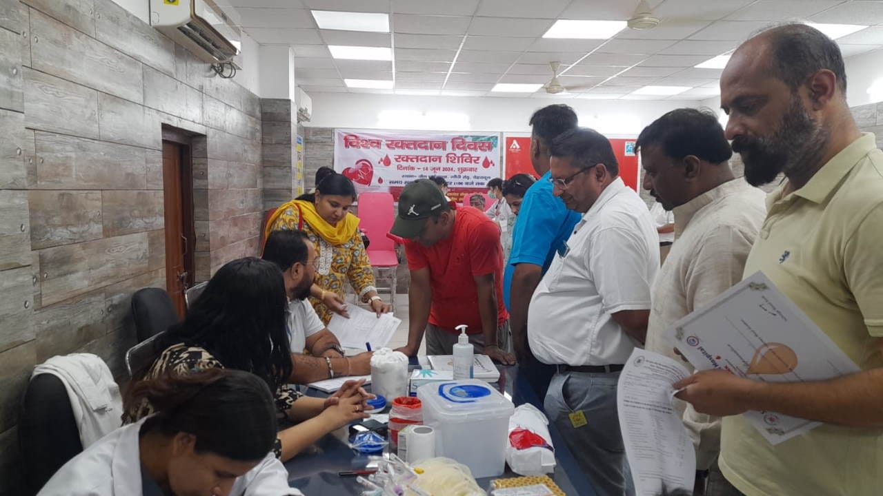World Blood Donor Day Amar Ujala Foundation organized a blood donation camp Dehradun Uttarakhand