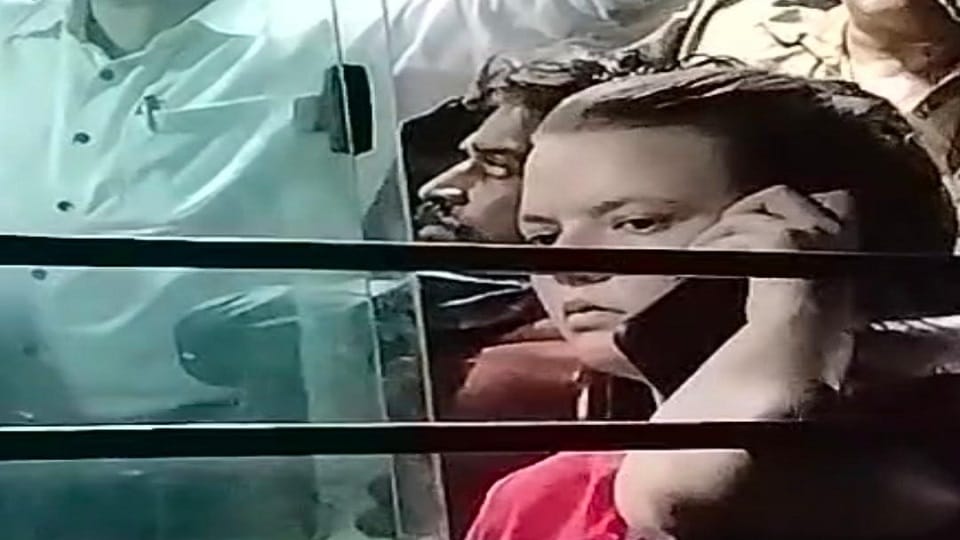 Lost her heart in online game: American girl reached Chandigarh going to Delhi with lover police stopped