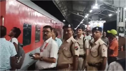 Bihar News : Stones pelted on Freedom Fighter Superfast Express in samastipur, passengers injured bihar police