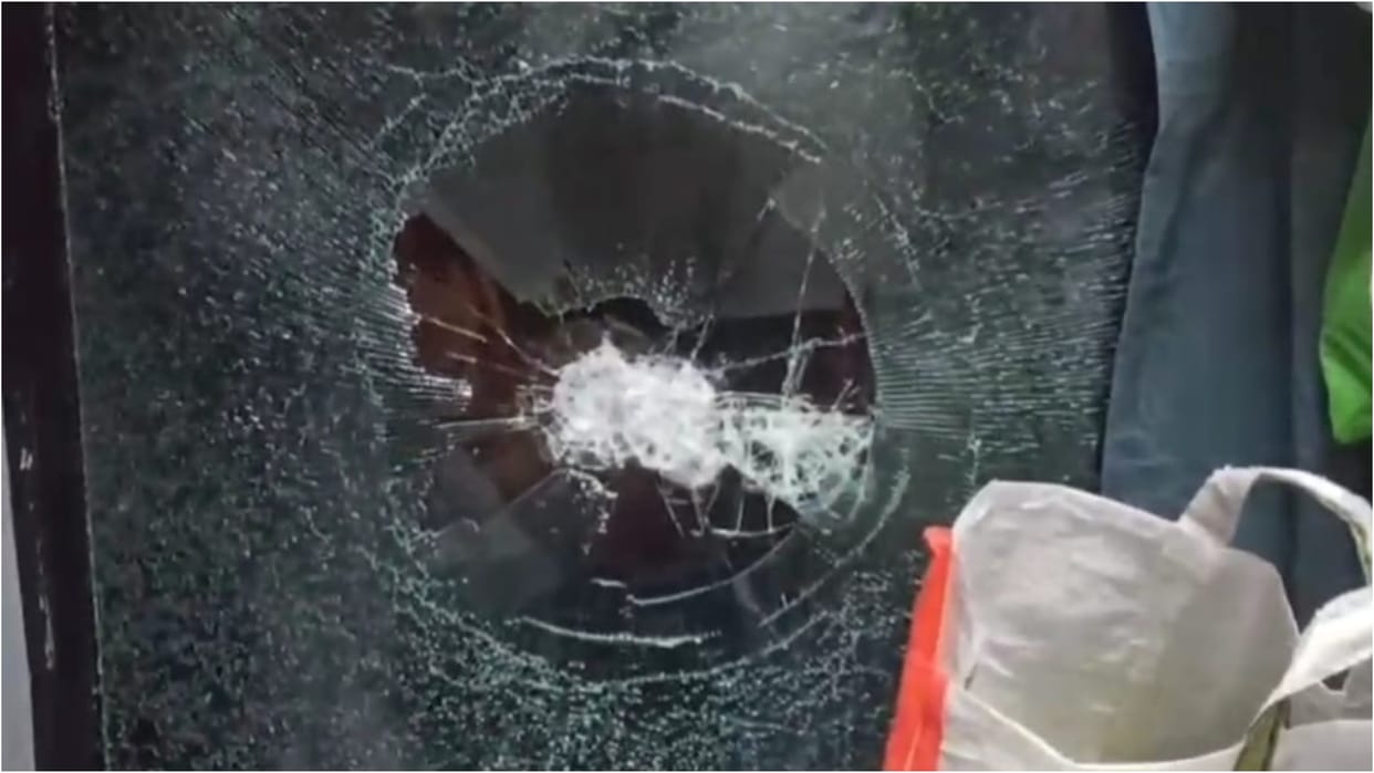 Bihar News : Stones pelted on Freedom Fighter Superfast Express in samastipur, passengers injured bihar police