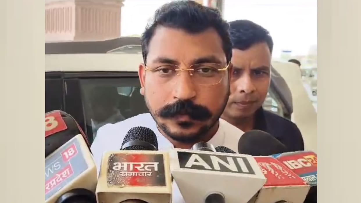 MP Chandrashekhar writes letter to CM Yogi Adityanath for joining in 69000 teachers bharti.