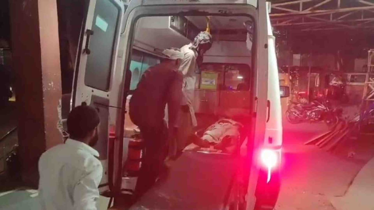 Alwar News: Five people injured in a fight between two sides of a family over a dispute