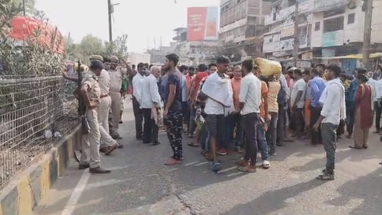 Jehanabad: speeding truck hit mother and son riding scooty, woman died on spot; angry people blocked road