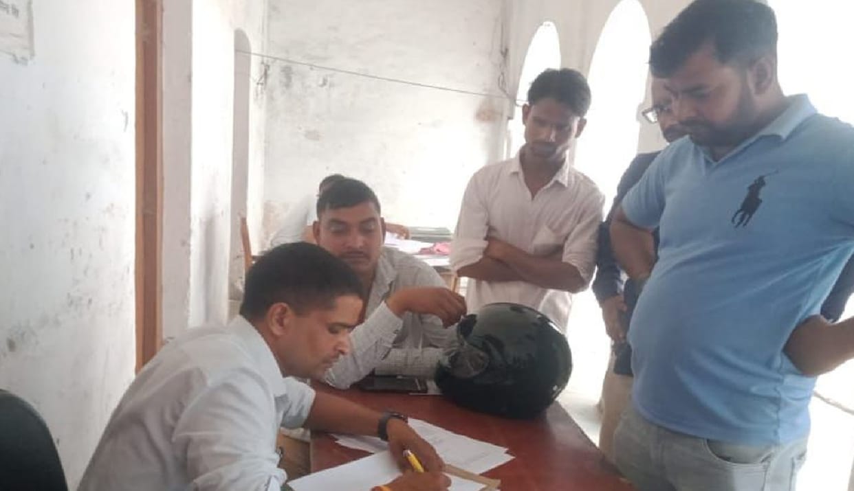 11 people were cheated on the pretext of getting them a job, police caught accused on the information of DPRO