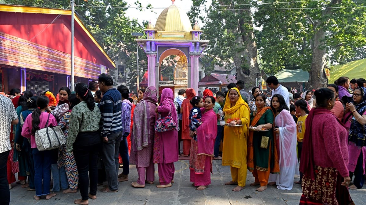 Kheer Bhawani Mela Photos :  Kheer Bhawani Temple in Kashmiri Pandits Pray for Return to Kashmir