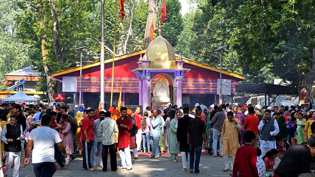 Kheer Bhawani Mela Photos :  Kheer Bhawani Temple in Kashmiri Pandits Pray for Return to Kashmir