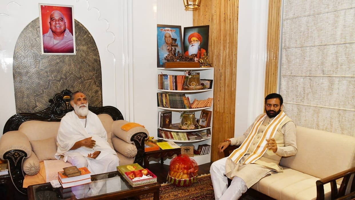 Chief Minister Naib Saini reached Kurukshetra, held discussions with workers