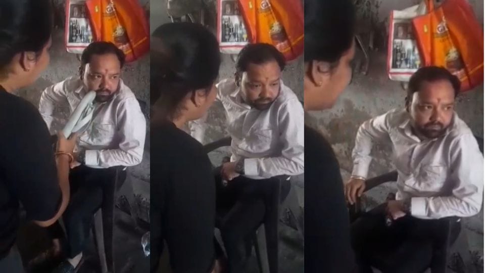 girl beat young man with slippers after he asked for her mobile number in Bulandshahr