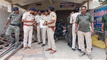 Nitish murder case: Police pasted posters at houses of 5 absconding accused including former Mukhiya's husband