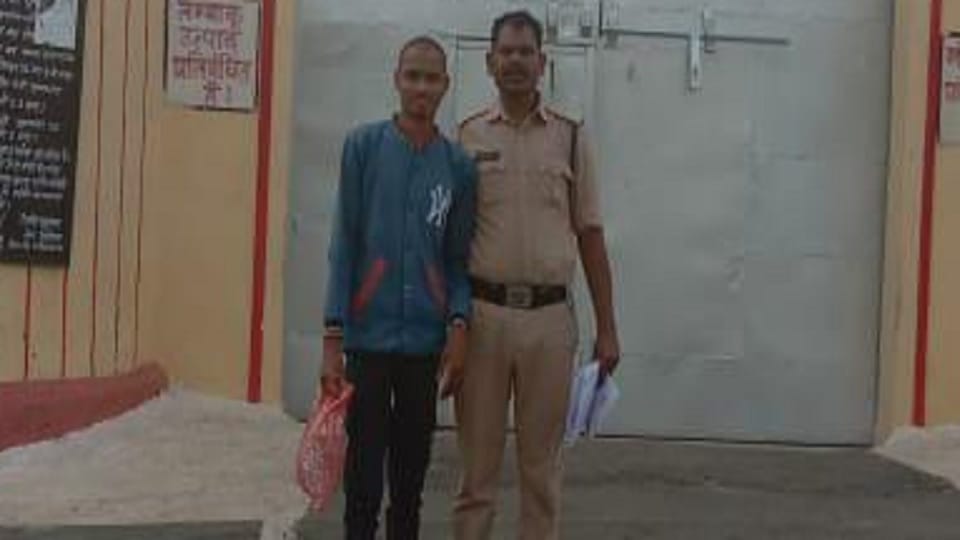 पुलिस की गिरफ्त में आरोपी
