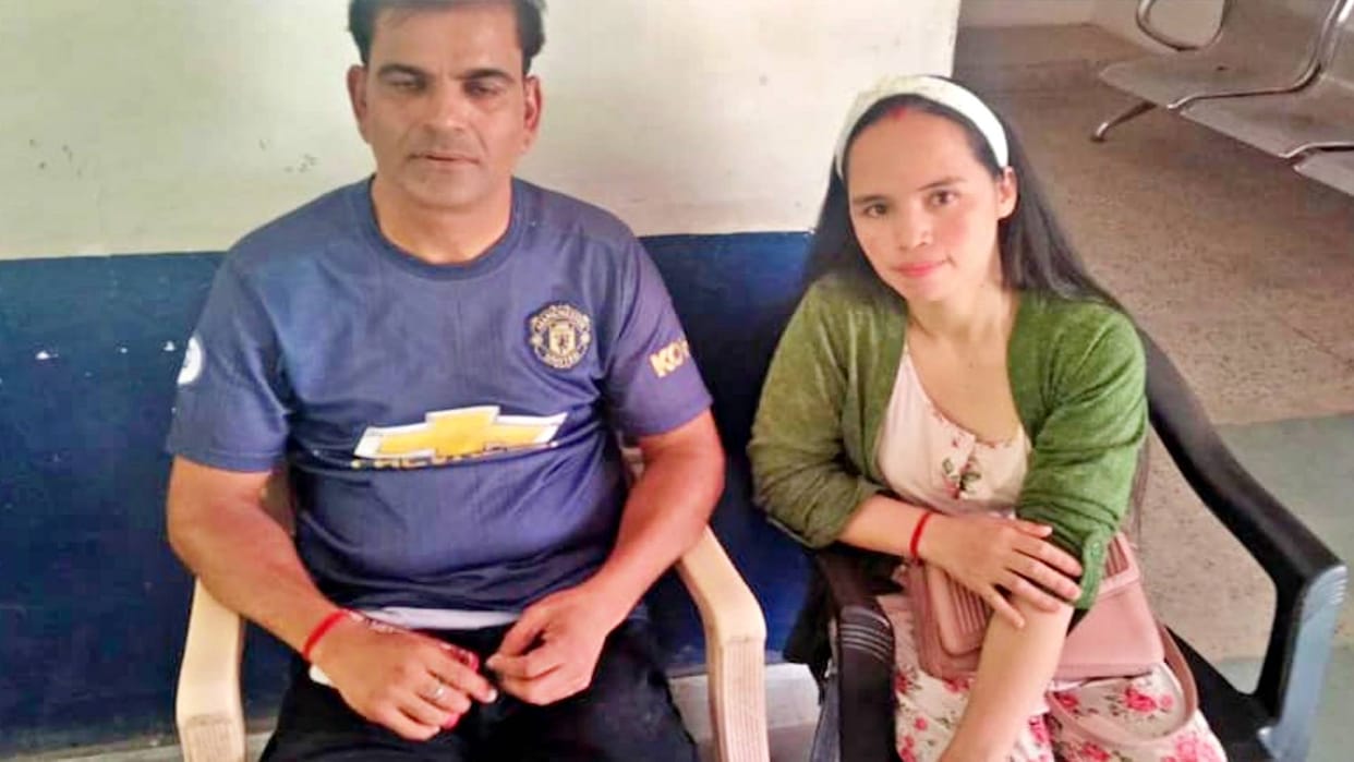 Rajasthan foreign girl reached Bundi to marry young man who runs grocery shop