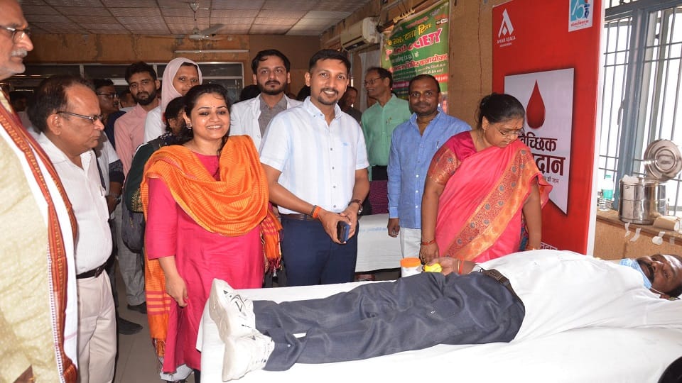 101 blood warriors made great donation in Aligarh