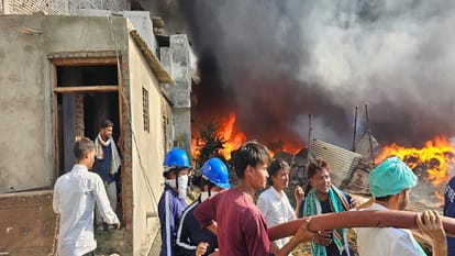 Fire broke out in 17 warehouses in rudrapur