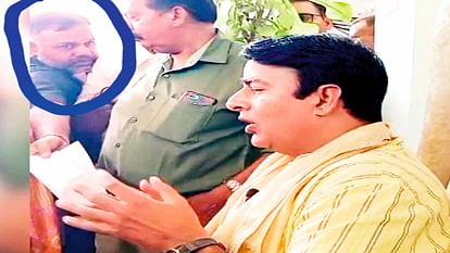 Sangeet Som latest news Hindi, PA called to the police station, seen giving a form in CCTV
