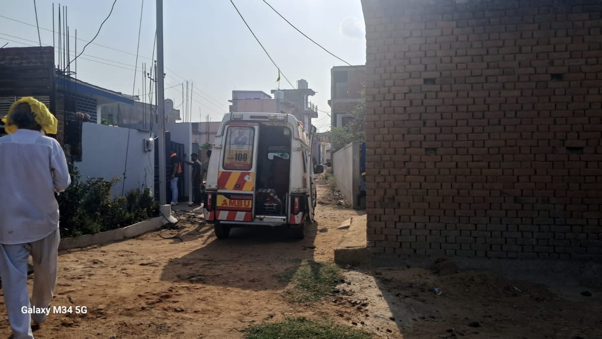 Teenager's leg burnt after being electrocuted while stealing a rod