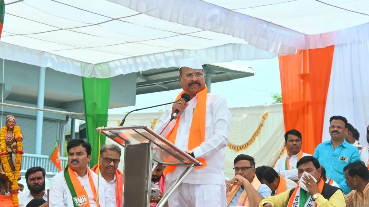 BJP workers 'purify' temple with 'gomutra' after Sena MLA Abdul Sattar's visit