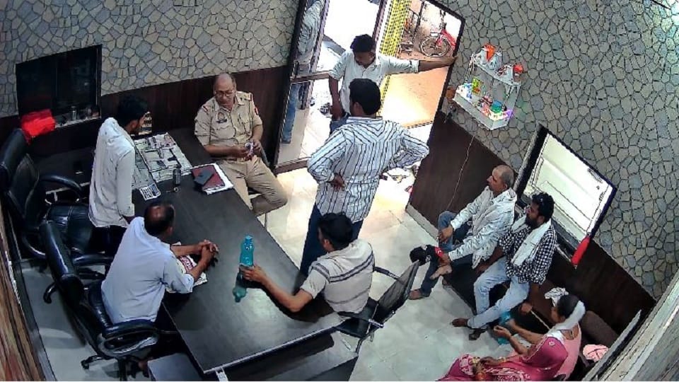 Aligarh SSP suspended Inspector