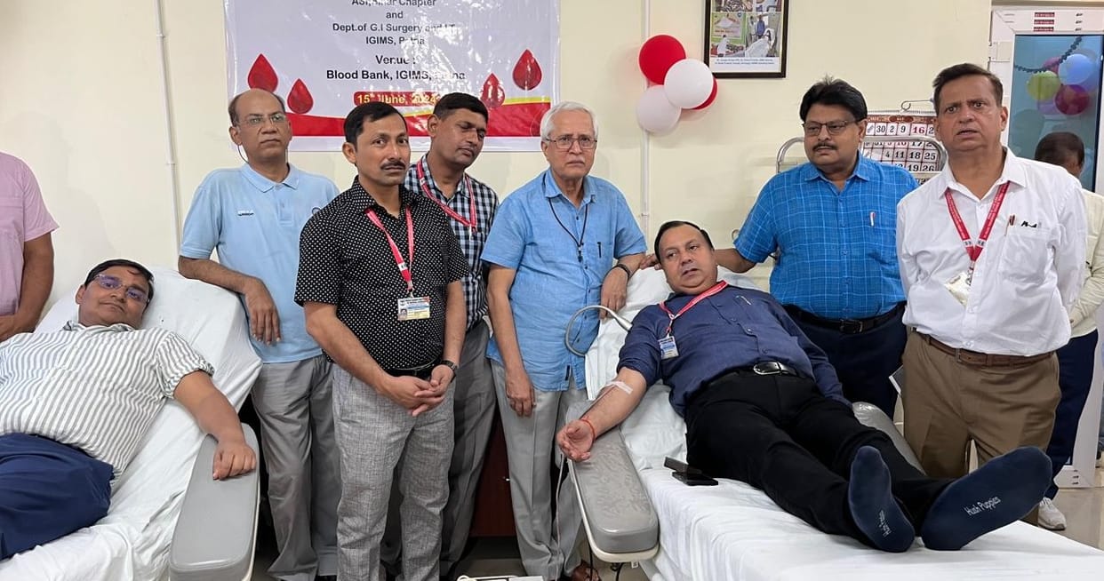 Bihar News: Doctors donated blood in IGIMS, Manish Mandal said - this great donation is necessary to save life