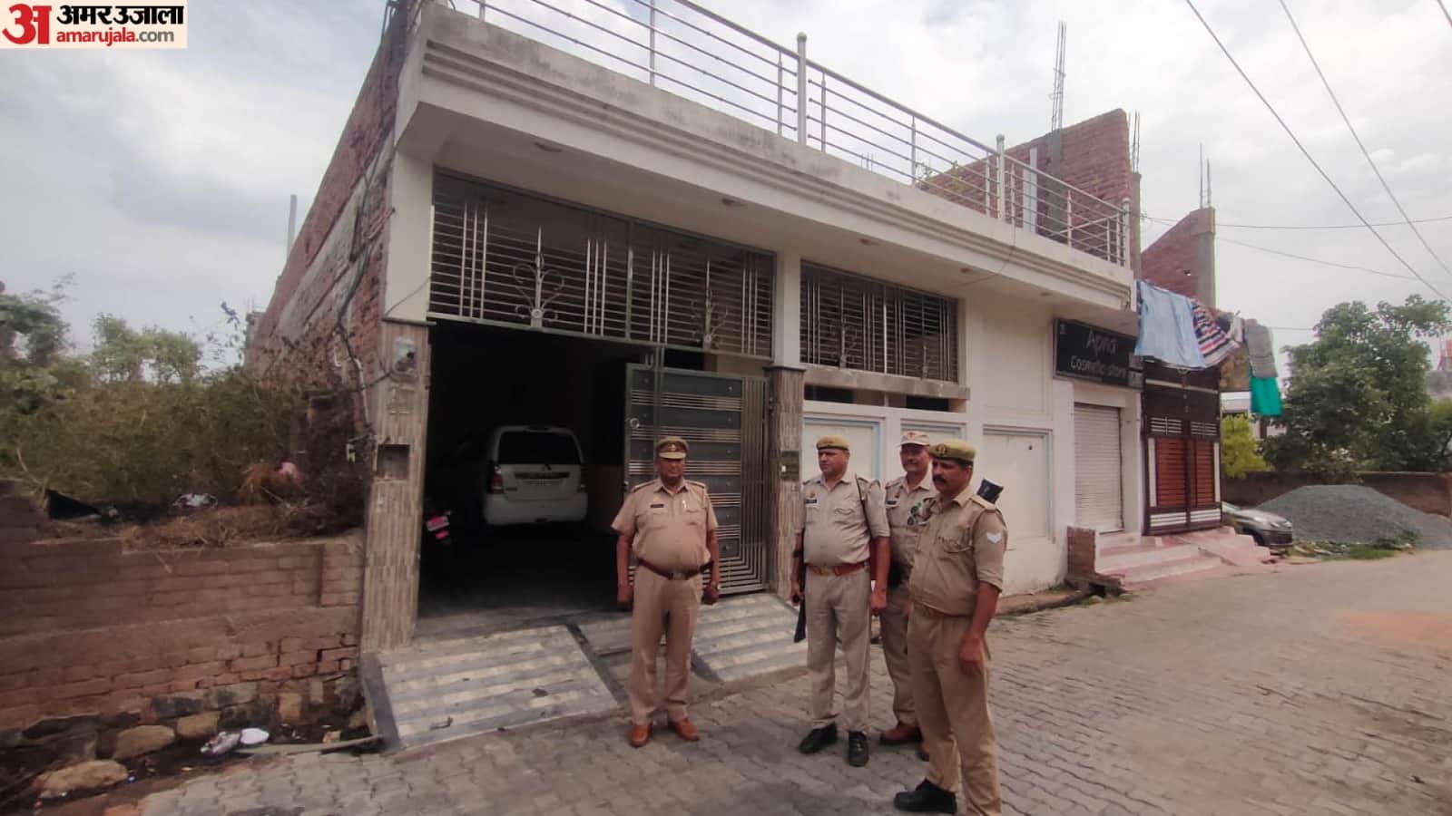 Constable fired bullets from a rifle from roof In Jhansi Says I will paint uniform with my blood see photos