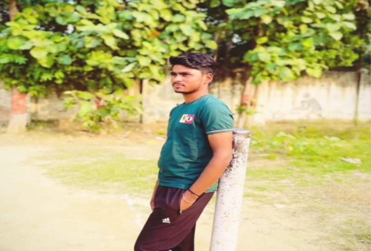 Suicide: Body of a young man found hanging from a tree in suspicious circumstances in Deoband
