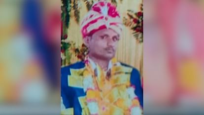 young man murder by beaten with sticks in Azamgarh