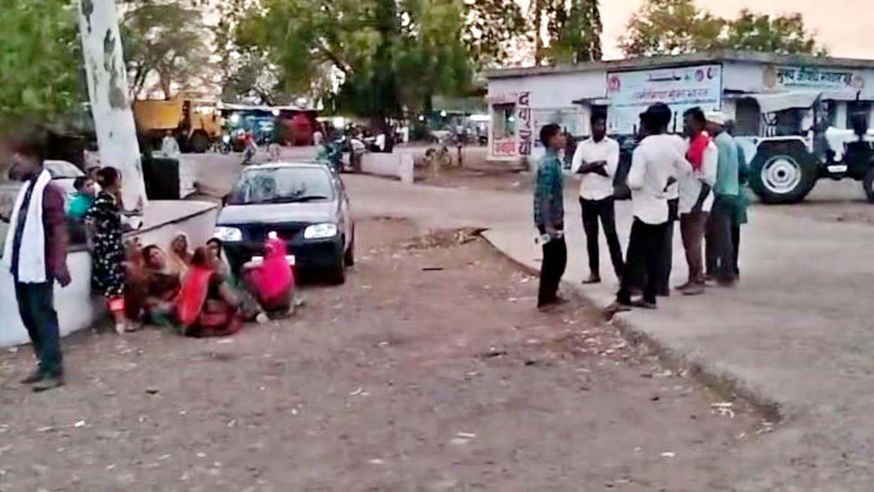 Sagar News Father and son working in field died after being struck by lightning