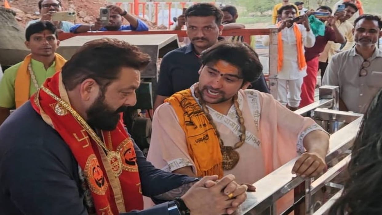 MP News Actor Sanjay Dutt reached Bageshwar Dham took blessings from Dheerendra Shastri after visiting Balaji