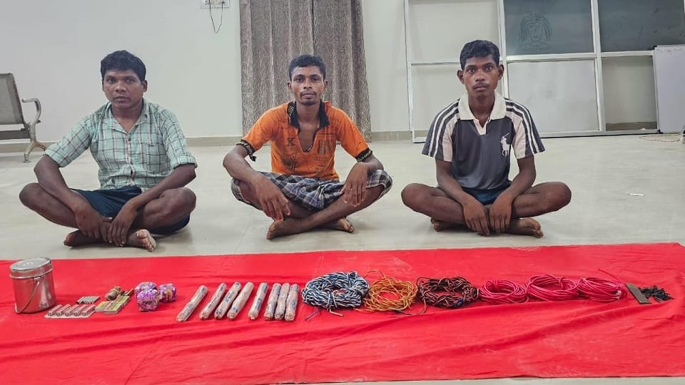 Soldiers arrested three Naxalites after laying siege in the forests of Sukma in Sukma
