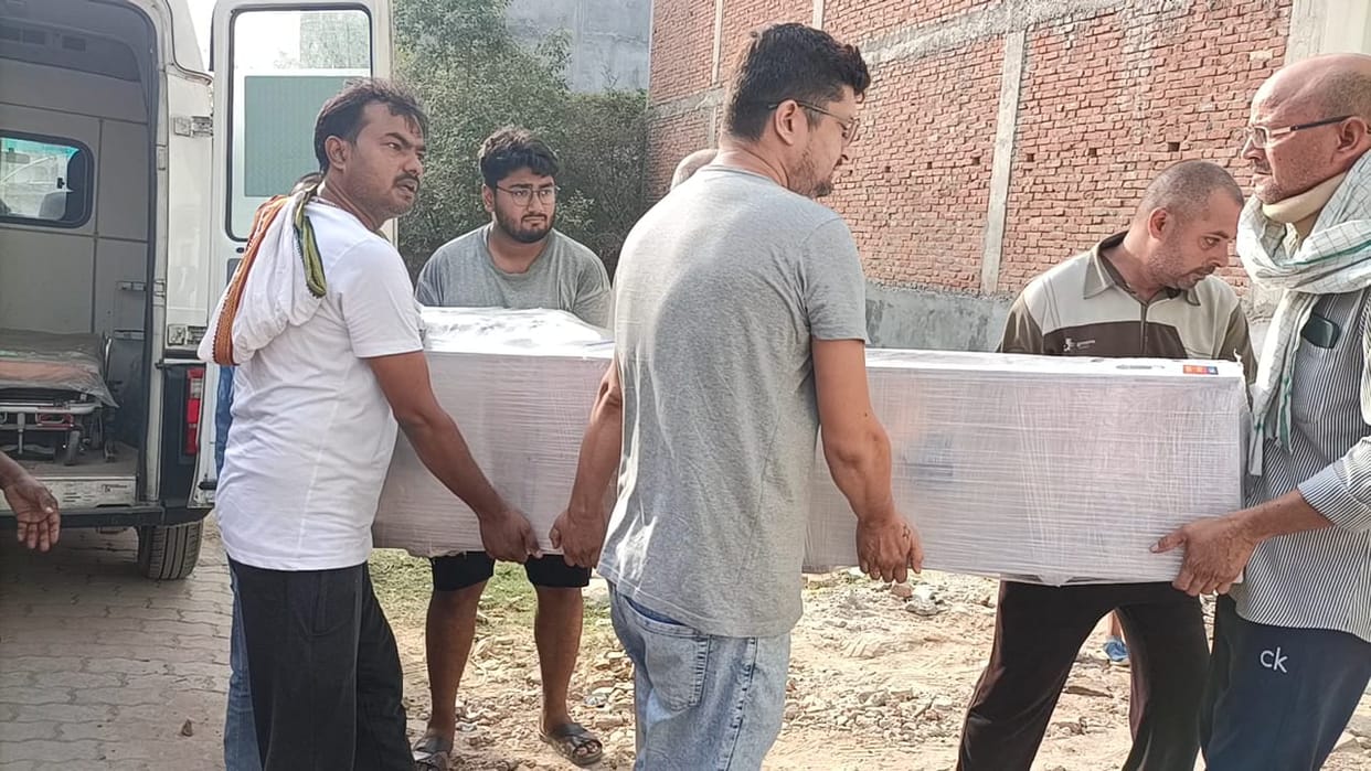 Kuwait fire accident dead body of Praveen Madhav reached Varanasi airport