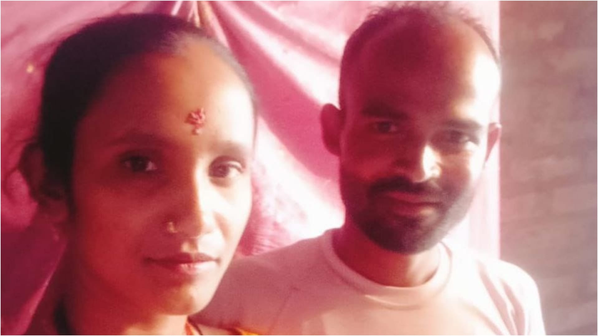 आरोपी पत्नी रौशनी और उसके पति विजय कुमार।