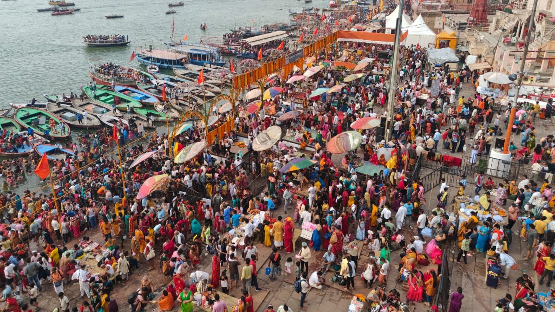 Ganga Dussehra 2025 tithi shubh muhurt me in chijon ka karen daan know in hindi