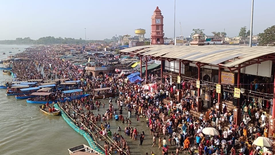 Ganga Dussehra: huge crowd devotees gathered to take dip in holy Ganga and performed religious rituals