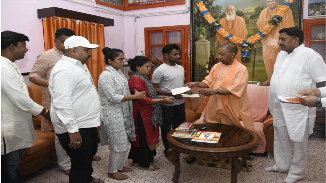 CM Yogi provided financial help to victims of Kuwait accident, also helped those injured in terrorist attack