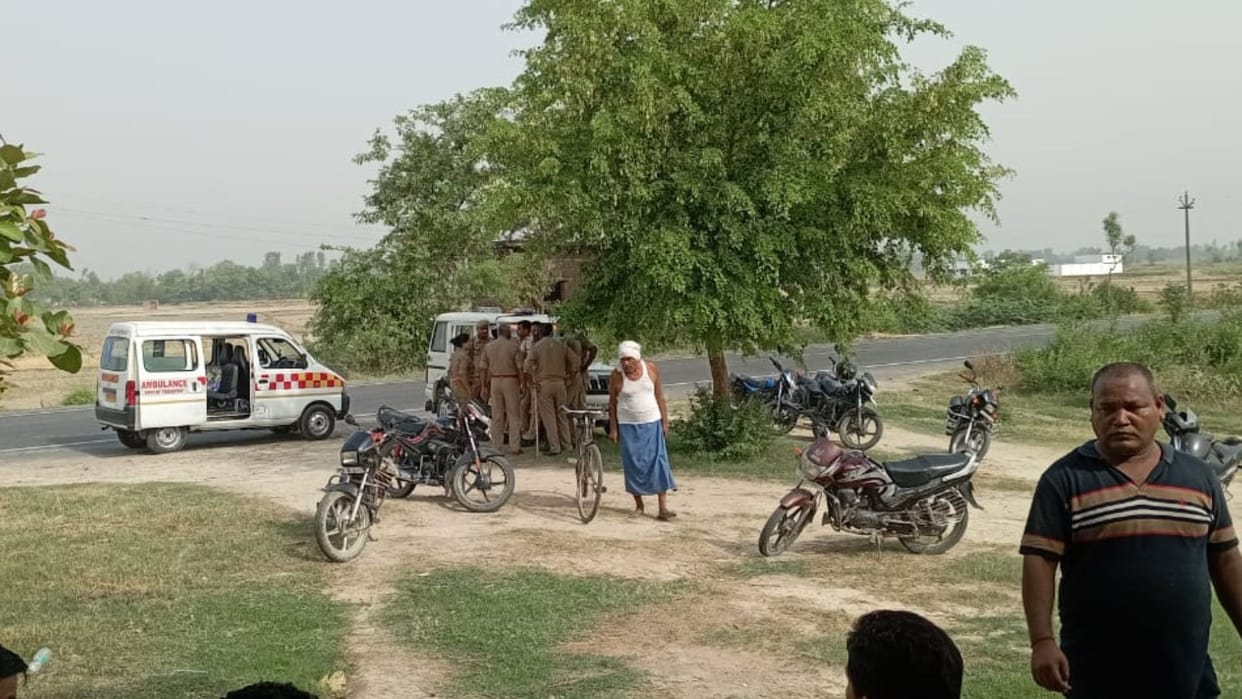 Woman died in road accident due to collision with pickup in Azamgarh