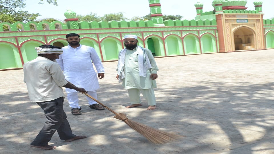 Eid ul Adha namaz in Hathras