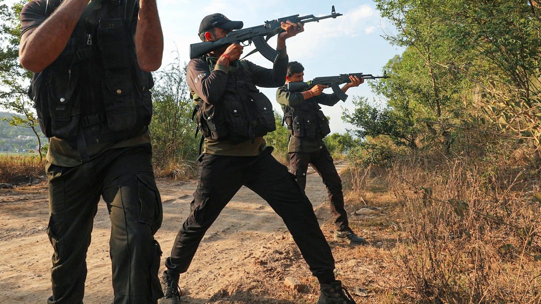 jammu kashmir Encounter : Big success before PM modi visit kashmir two Pakistani terrorists killed