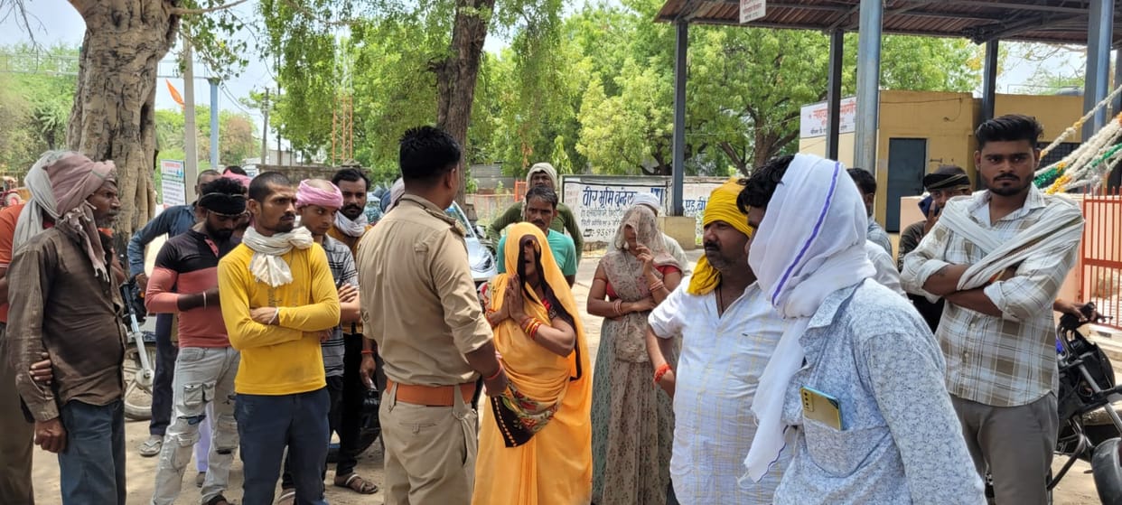 Teenager dies due to quack treatment, family members create ruckus, body not allowed to be taken away