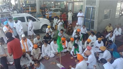 Farmers in Punjab made Ladowal toll plaza free, staged a sit-in; protesting against high rates