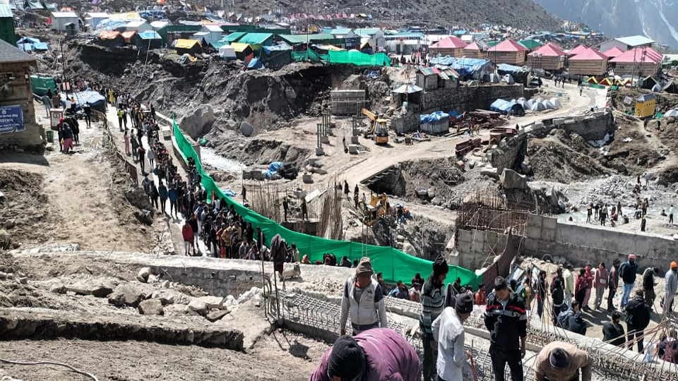 Kedarnath Disaster 11 years Reconstruction work is changing face of Dham Flashbackand Currunt Story See Photos